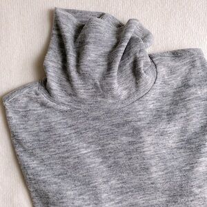 H&M LIGHTWEIGHT MARLED KNIT LONG SLEEVE TURTLENECK SPRING NEUTRAL Heather Gray S